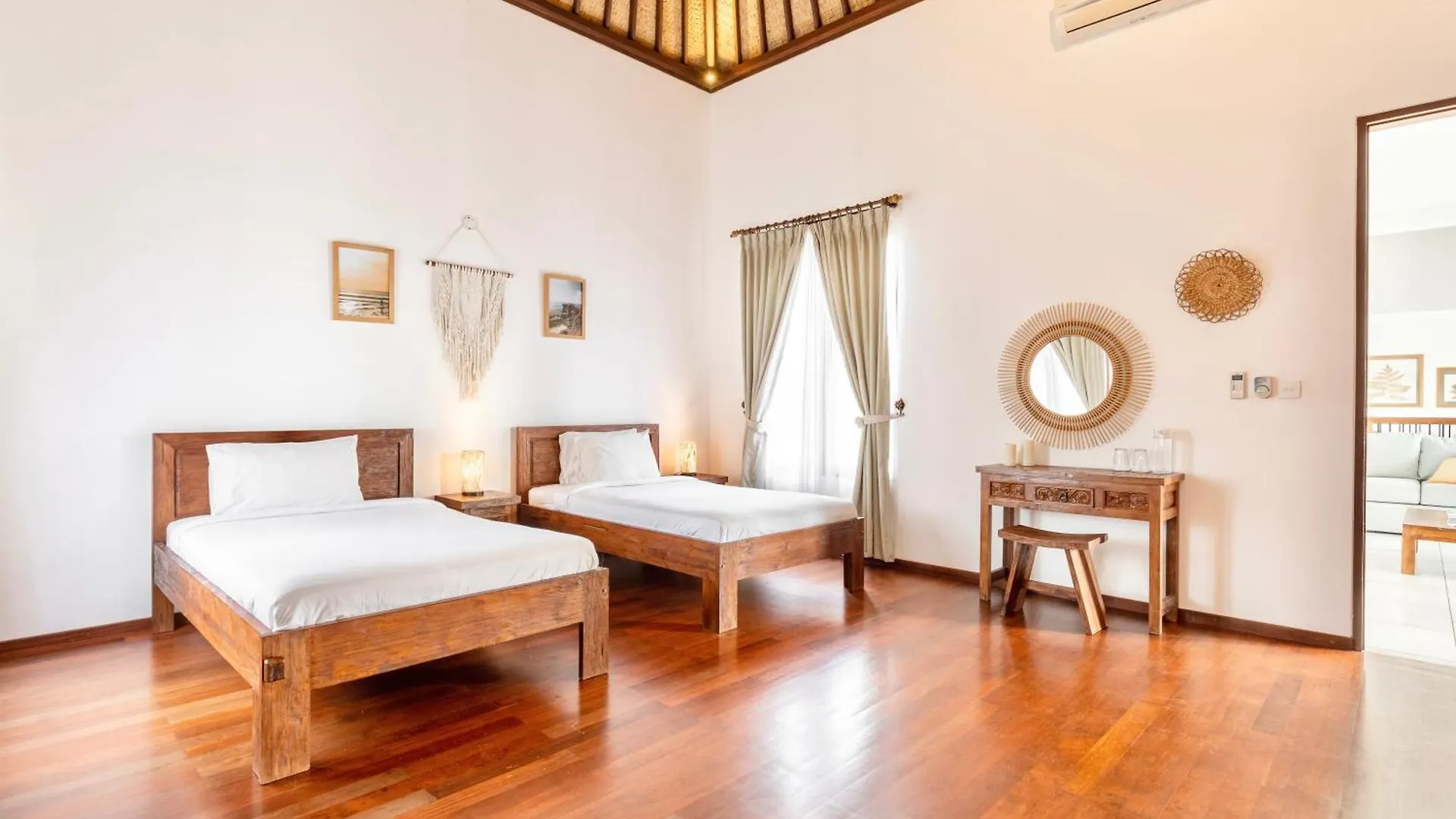 Luxurious Escape In Uluwatu - Ocean Villa With 5 Bedroom And Private Pool