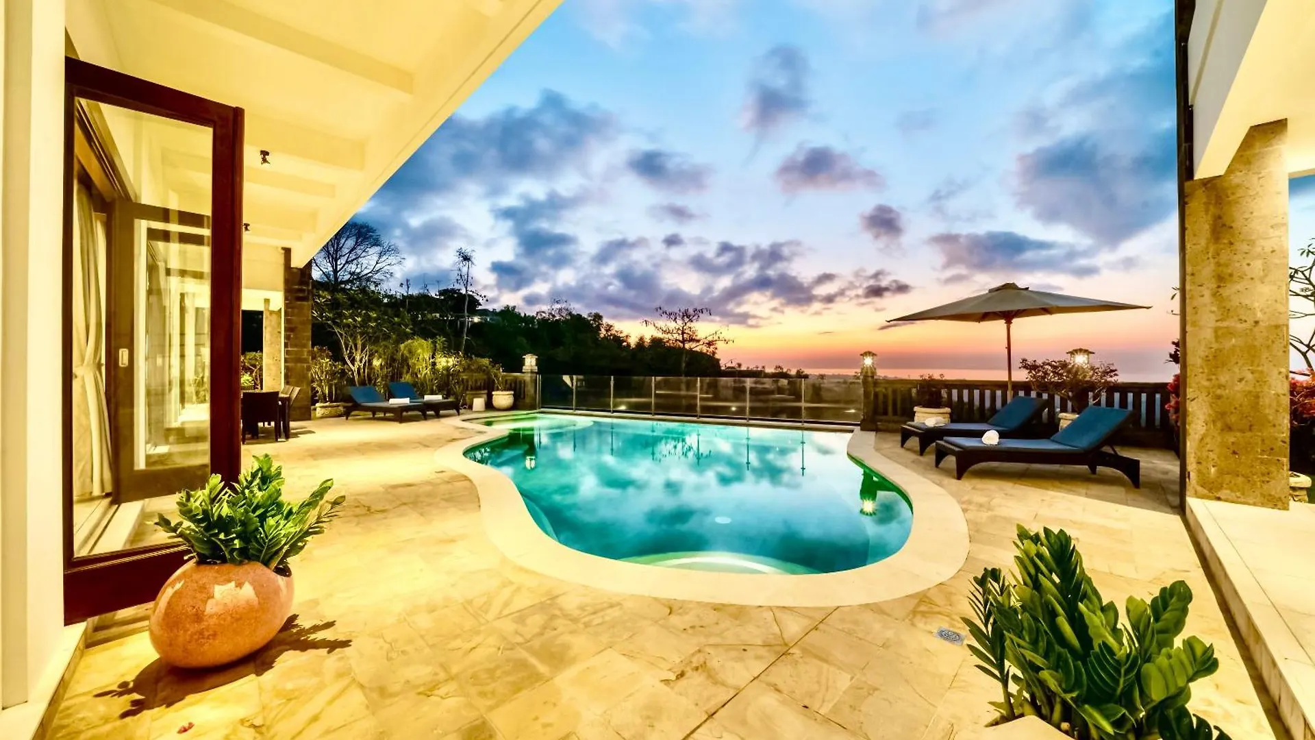 Luxurious Escape In Uluwatu - Ocean Villa With 5 Bedroom And Private Pool Indonesia