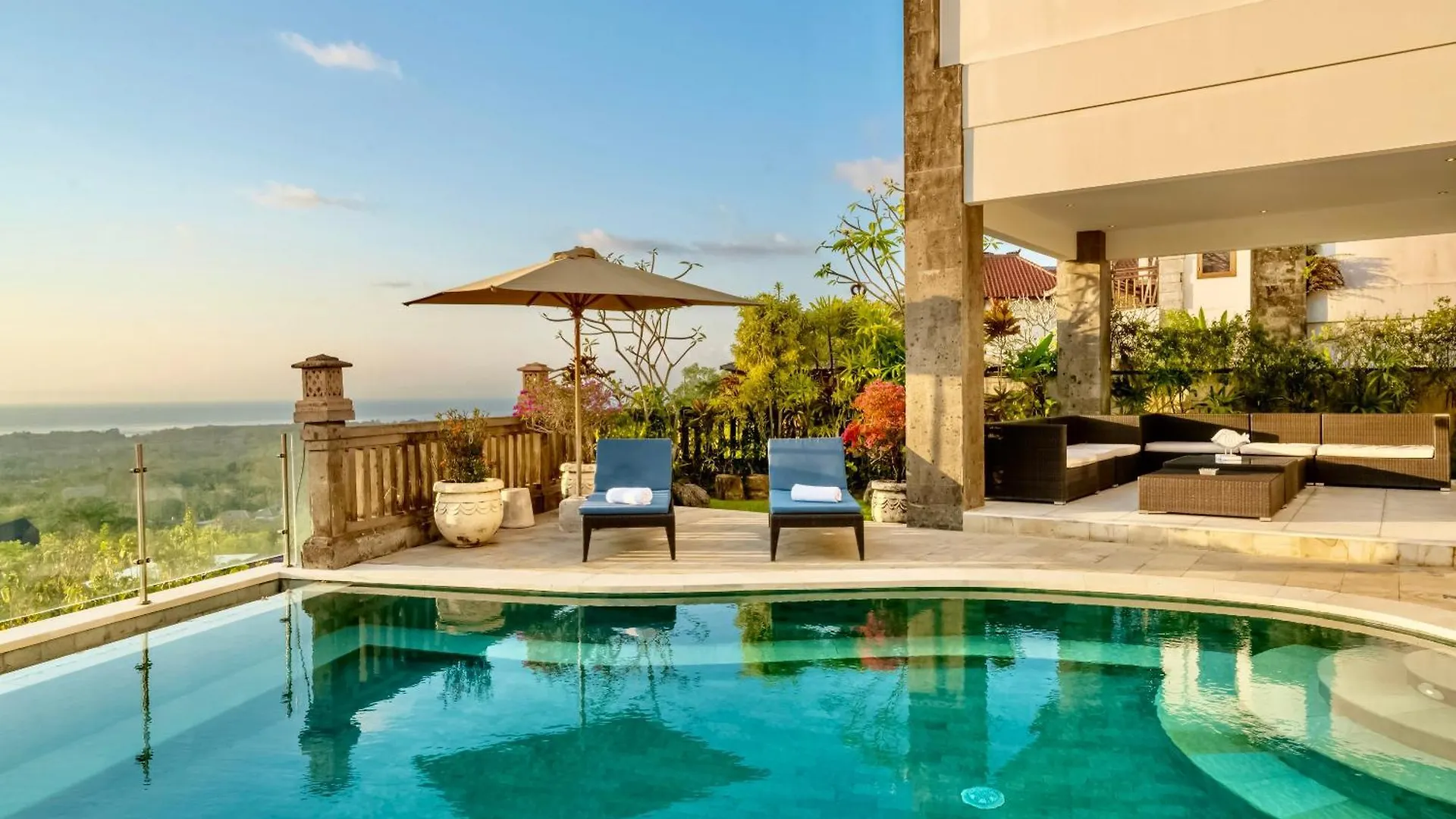 Luxurious Escape In Uluwatu - Ocean Villa With 5 Bedroom And Private Pool  Uluwatu (Bali)