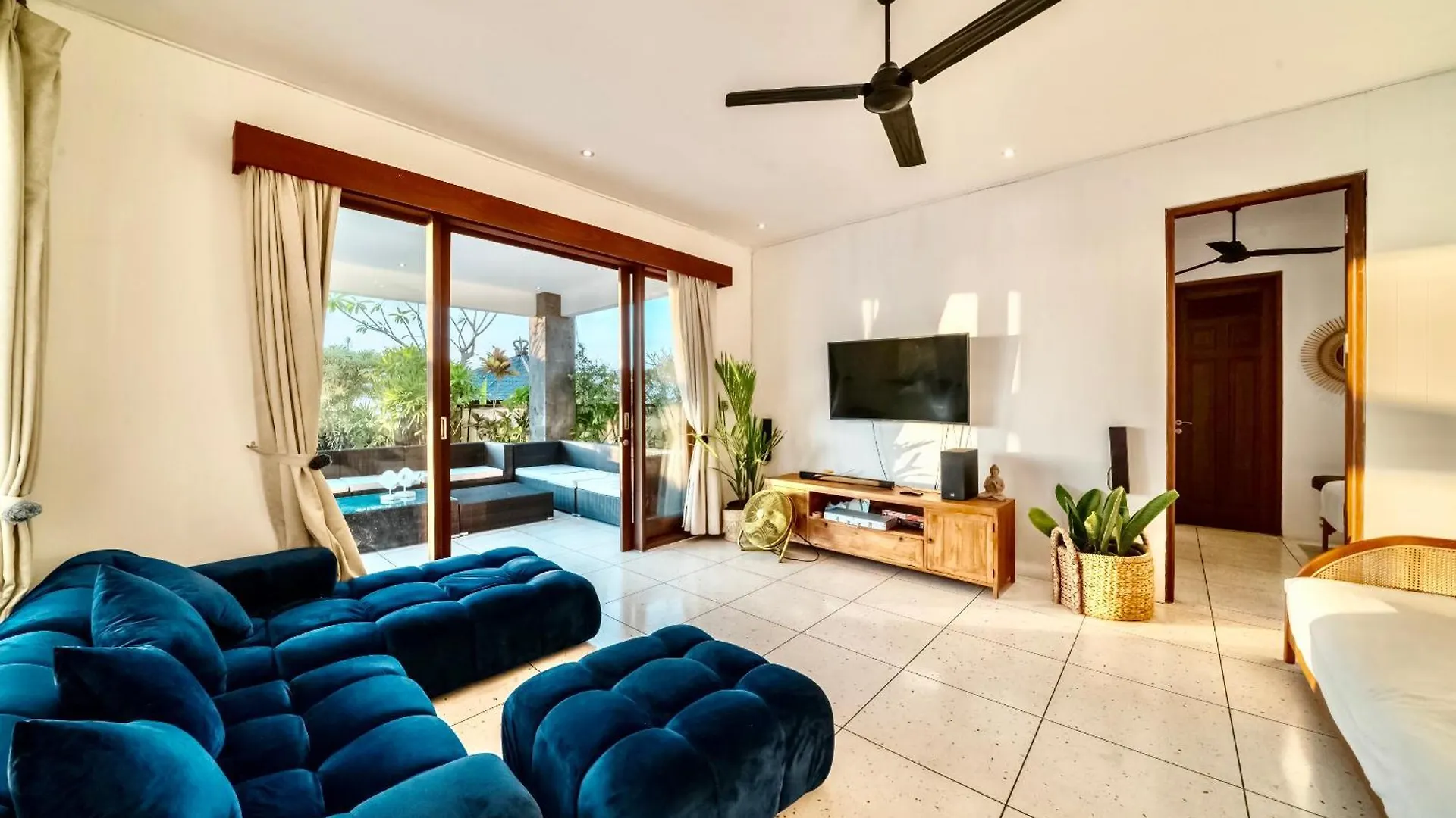 Luxurious Escape In Uluwatu - Ocean Villa With 5 Bedroom And Private Pool 0*, Uluwatu (Bali)