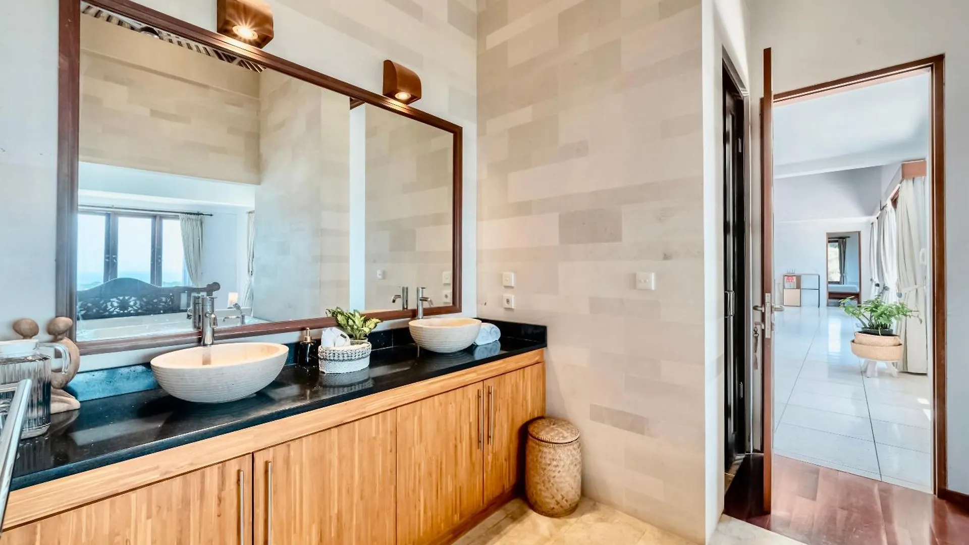 Luxurious Escape In Uluwatu - Ocean Villa With 5 Bedroom And Private Pool