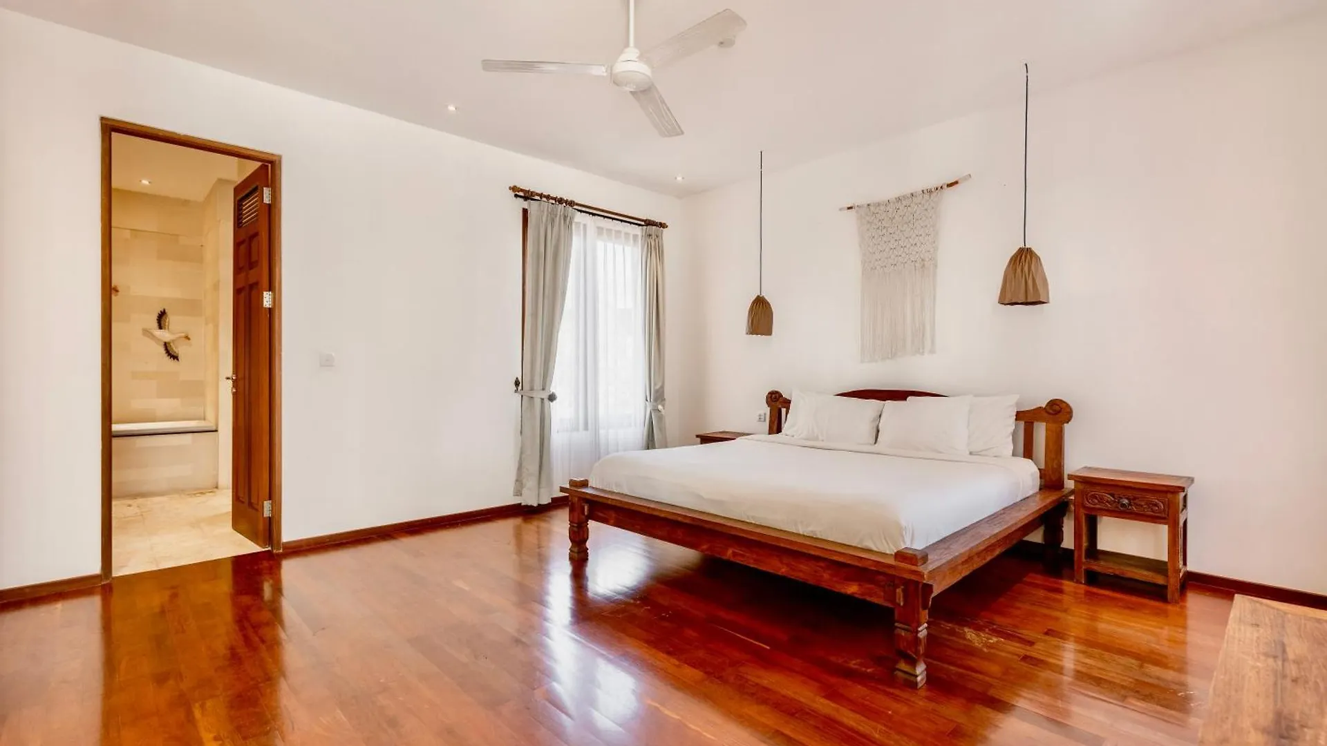 Luxurious Escape In Uluwatu - Ocean Villa With 5 Bedroom And Private Pool