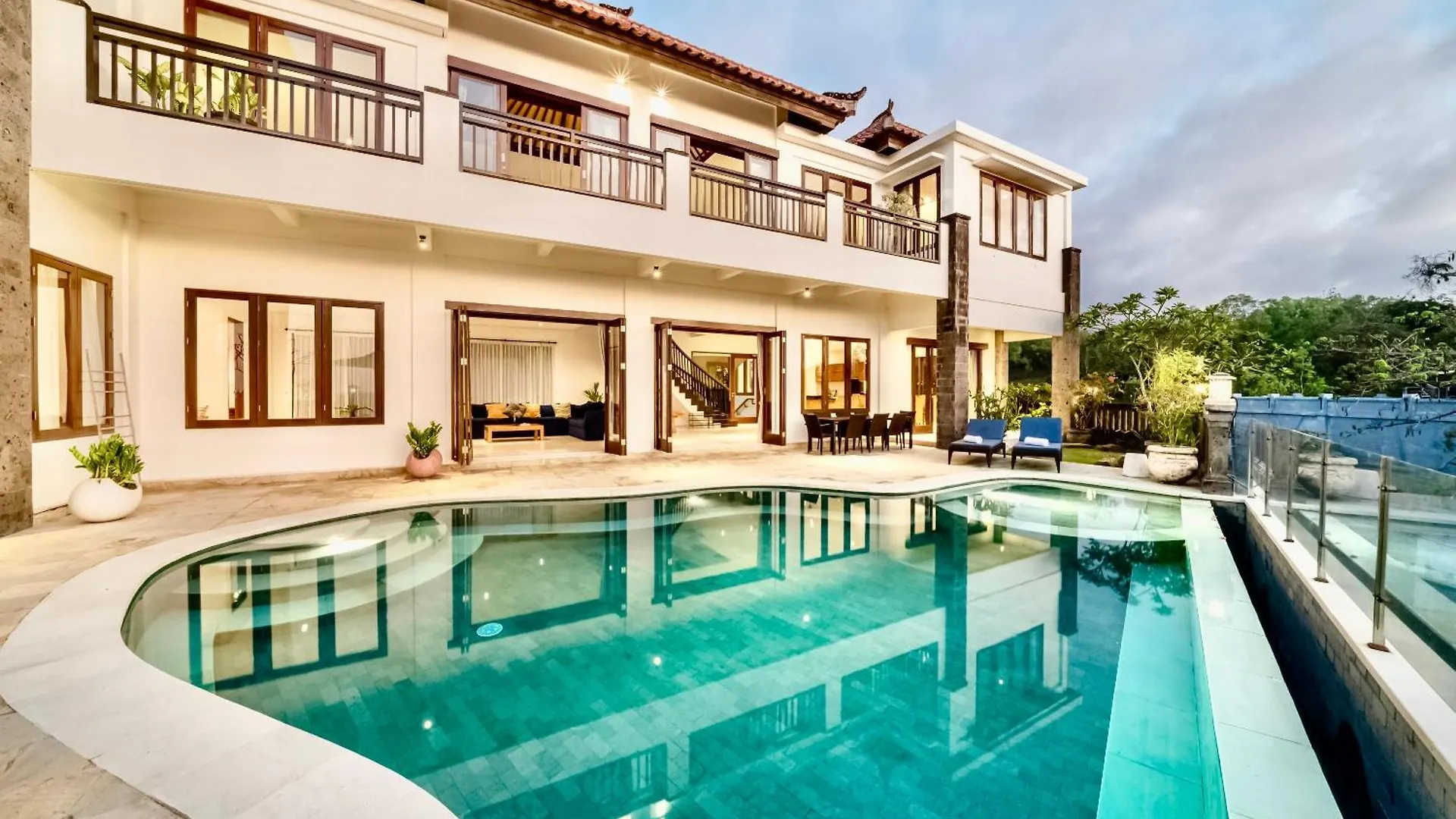 Luxurious Escape In Uluwatu - Ocean Villa With 5 Bedroom And Private Pool Ινδονησία