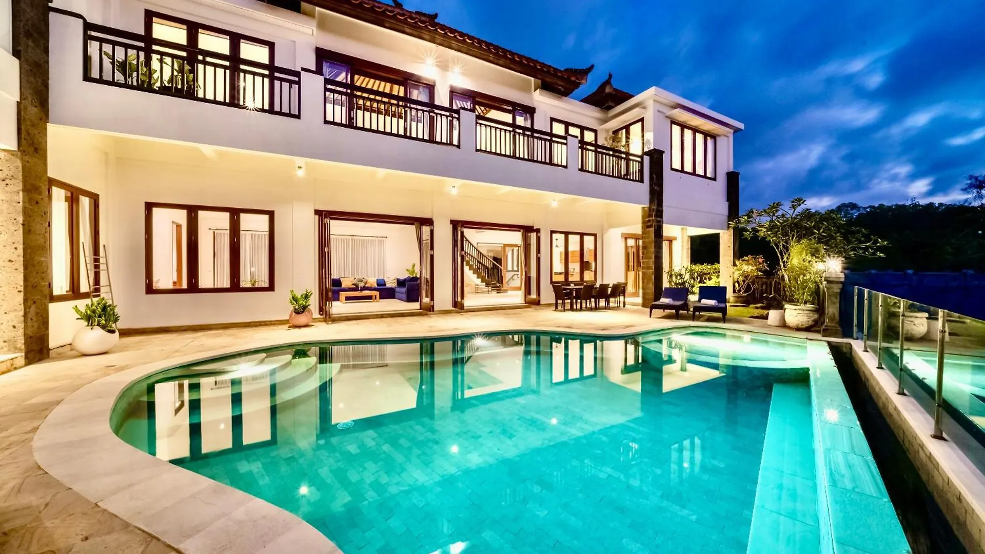 Luxurious Escape In Uluwatu - Ocean Villa With 5 Bedroom And Private Pool